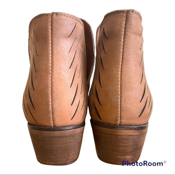 Steve Madden Leather Arowe Western Ankle Booties 7.5 - Picture 6 of 10